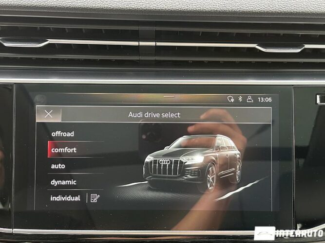 Audi Q7 44 audi Q7 2020