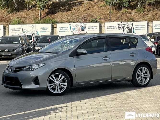 toyota Auris 2014