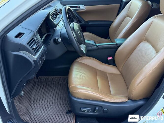 lexus CT 200h 2013