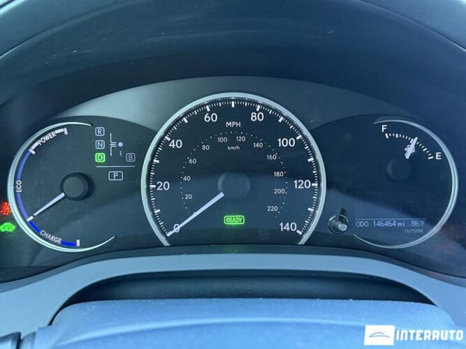Lexus CT 200h 2013 doar la InterAuto
