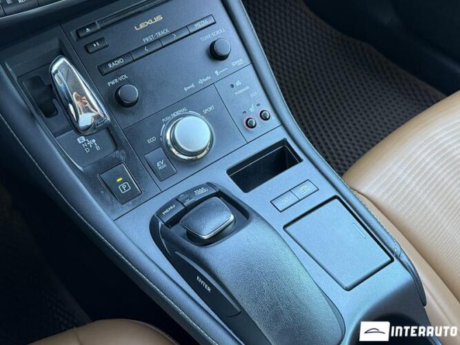 lexus CT 200h 2013