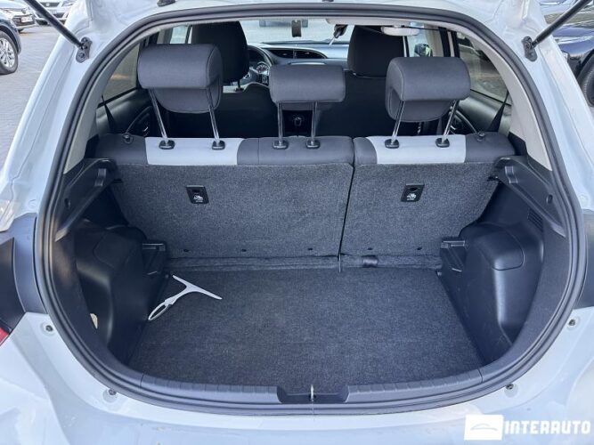 Toyota Yaris 35 toyota Yaris 2018