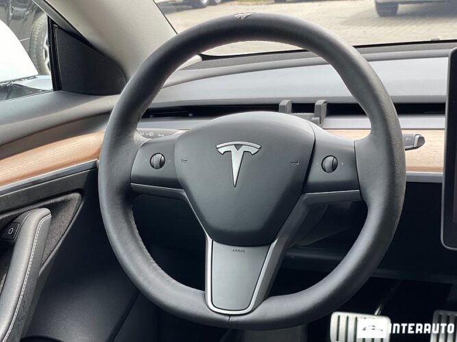 tesla Model 3 2022