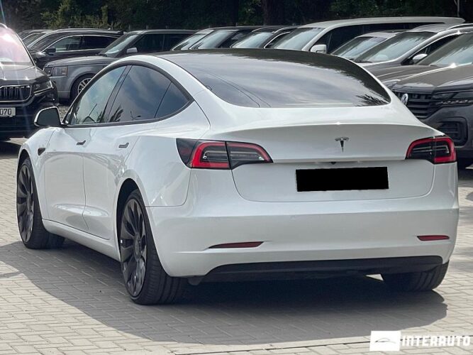 tesla Model 3 2022