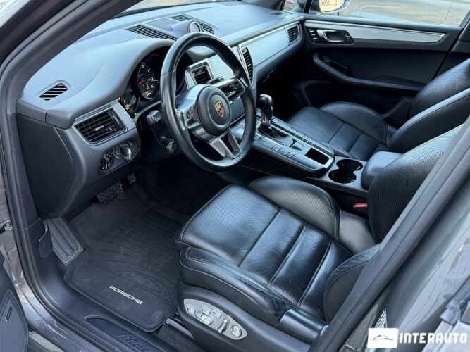 Porsche Macan 42 porsche Macan 2018