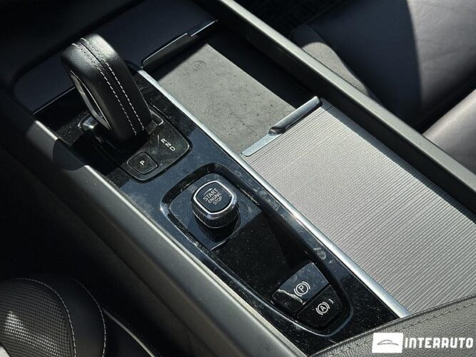 volvo XC 60 2021