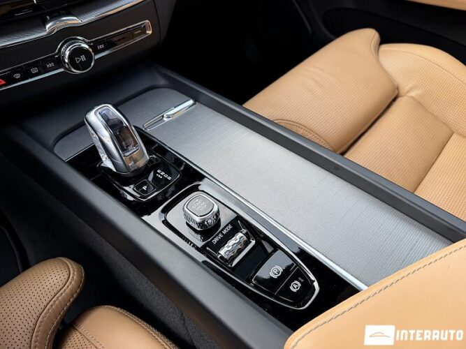 volvo XC 60 2018