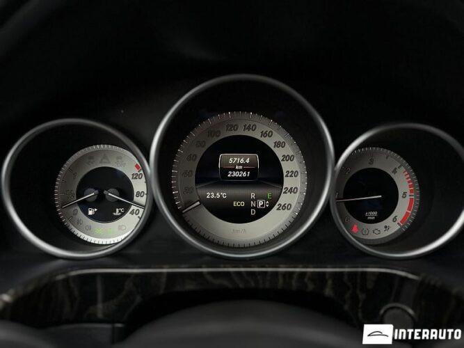Mercedes E 200 46 mercedes E 200 2013
