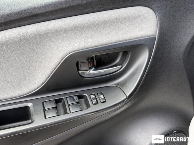 Toyota Yaris 37 toyota Yaris 2017