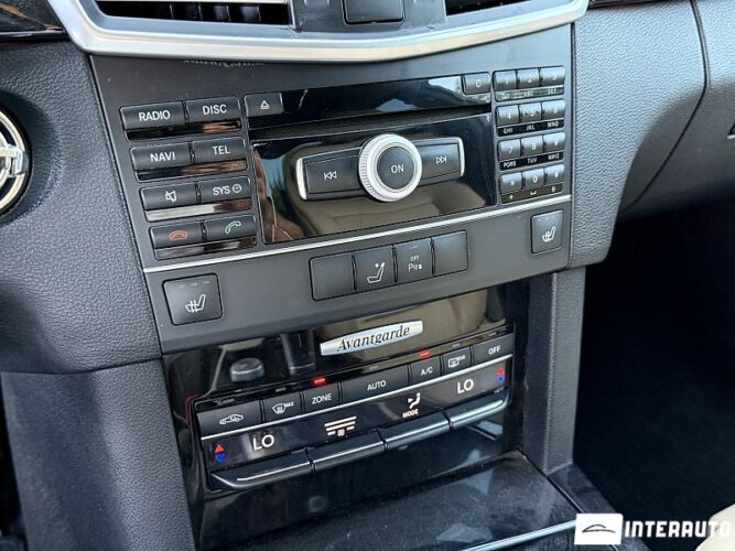 Mercedes E 220 41 mercedes E 220 2010