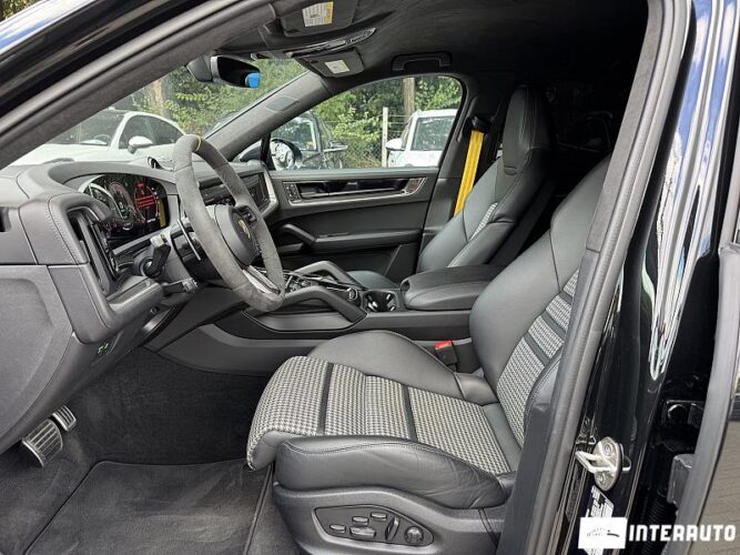 porsche Cayenne Turbo E-Hybrid Coupe 2024