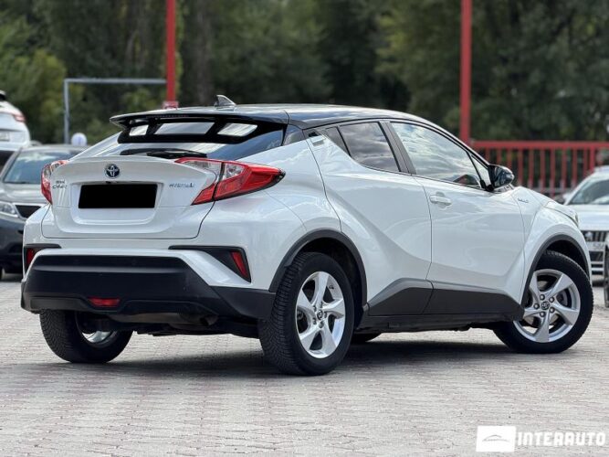 Toyota C-HR 30 toyota C-HR 2017