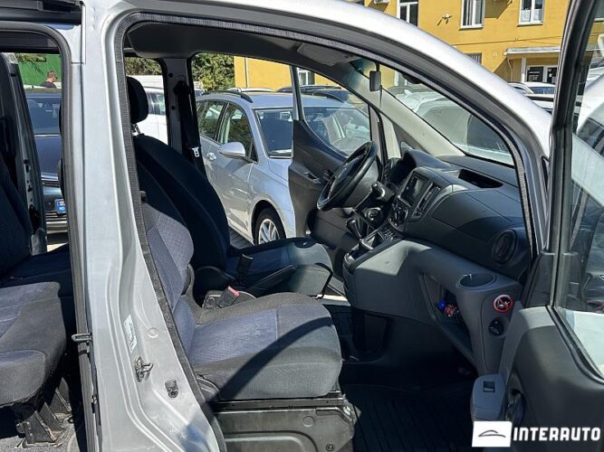 nissan NV200 2011