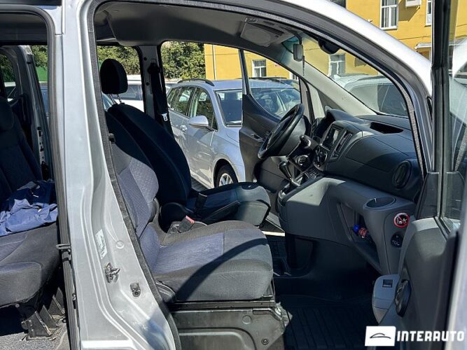 nissan NV200 2011