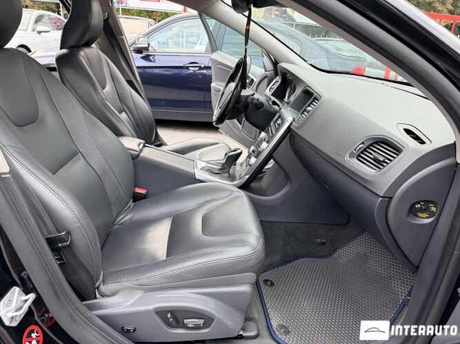 Volvo V 60 38 volvo V 60 2015