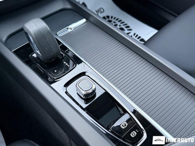 volvo XC 60 2022