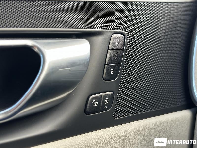 volvo XC 60 2023