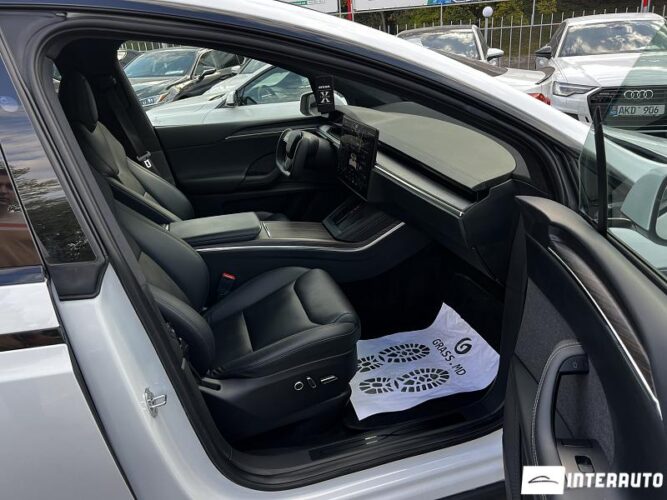 tesla Model X 2022