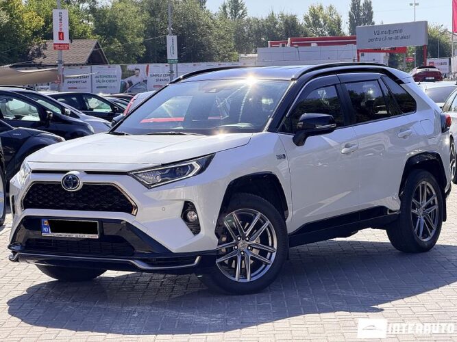 Toyota Rav-4 2020 doar la InterAuto