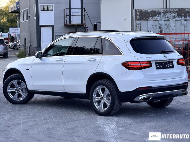 Mercedes GLC 350e 33 mercedes GLC 350e 2018