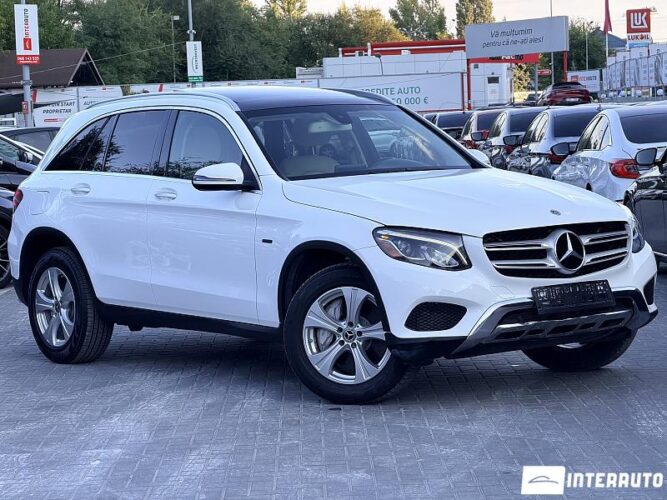 Mercedes GLC 350e 34 mercedes GLC 350e 2018