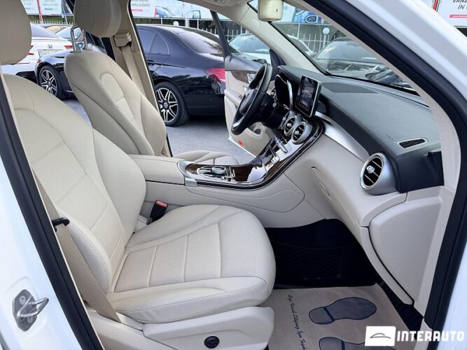 Mercedes GLC 350e 37 mercedes GLC 350e 2018
