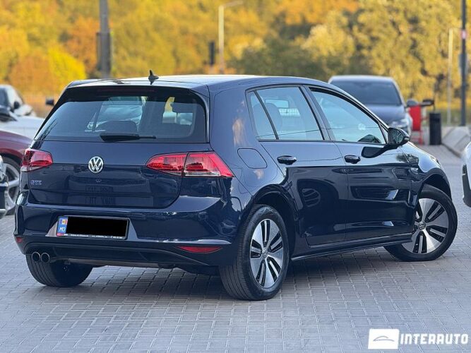 Volkswagen Golf GTE 2015 doar la InterAuto