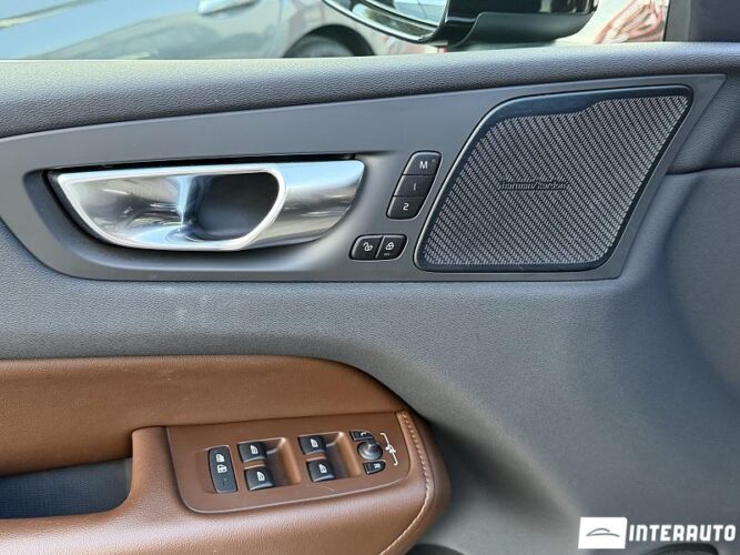 Volvo XC 60 39 volvo XC 60 2020