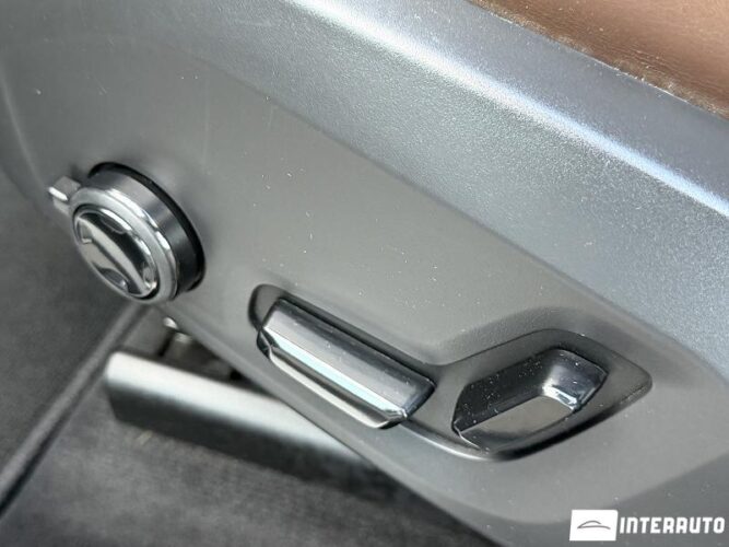Volvo XC 60 38 volvo XC 60 2020