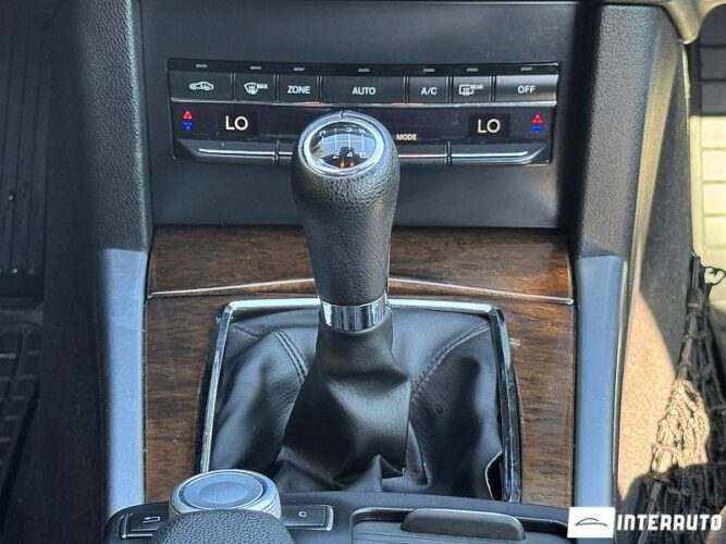 Mercedes E 220 44 mercedes E 220 2012