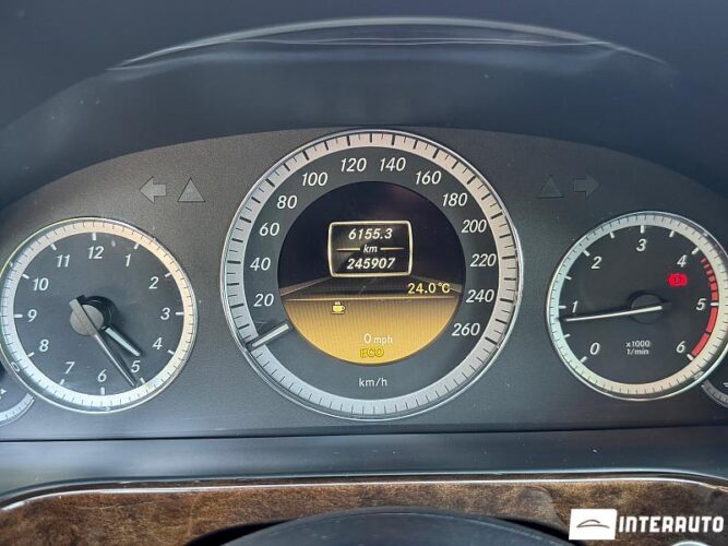 Mercedes E 220 39 mercedes E 220 2012