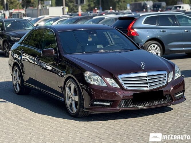 Mercedes E 220 32 mercedes E 220 2012