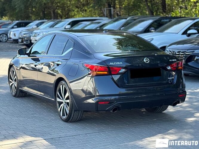 nissan Altima 2019