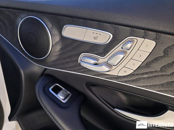 Mercedes GLC 220d 56 mercedes GLC 220d 2022