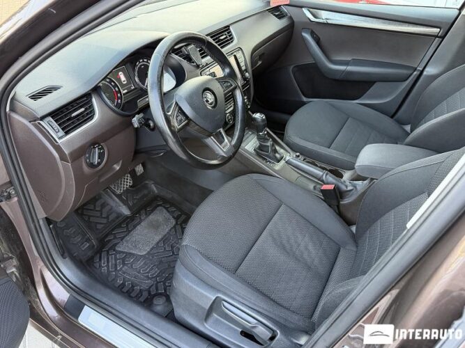 Skoda Octavia Scout 37 skoda Octavia Scout 2015