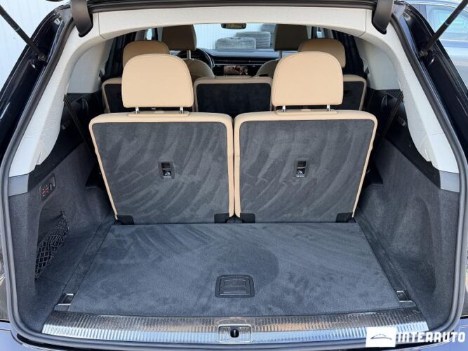 Audi Q7 64 audi Q7 2020