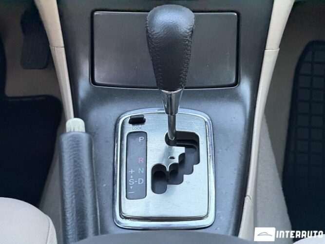toyota Avensis 2004