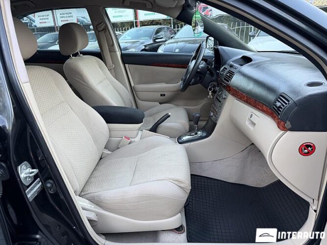 toyota Avensis 2004