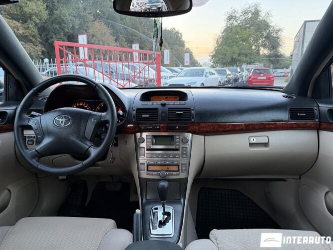 toyota Avensis 2004