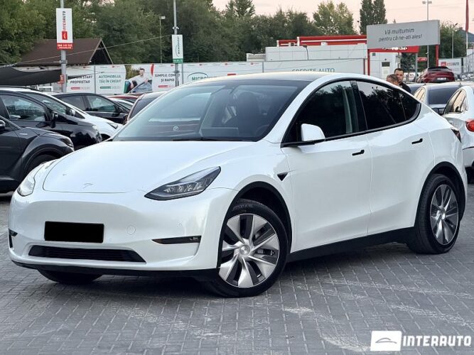 Tesla Model Y 2021 doar la InterAuto