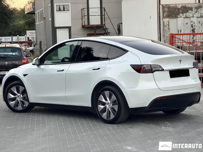 Tesla Model Y 28 tesla Model Y 2021