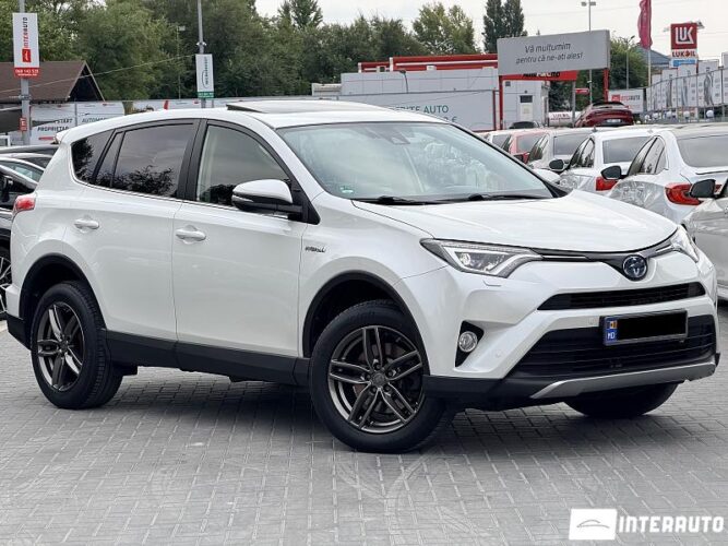 Toyota Rav-4 2017 doar la InterAuto