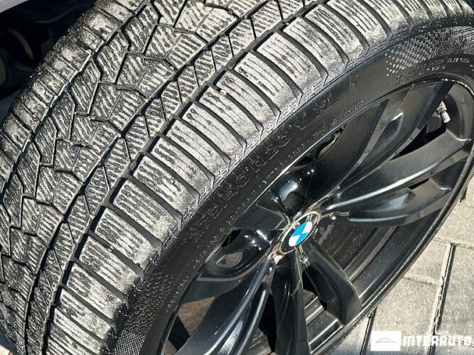 BMW X5 2.5D 48 interauto-car
